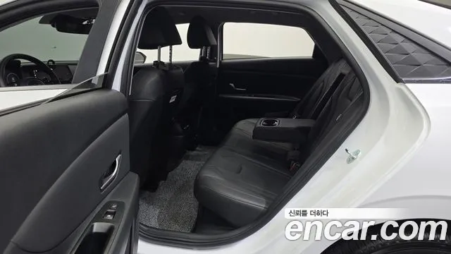 Hyundai AVANTE Inspiration — Фото автомобиля 12