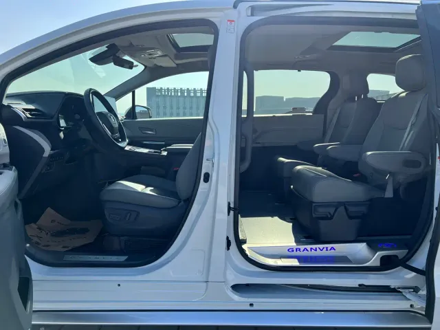 Toyota Granvia — Фото автомобиля 9