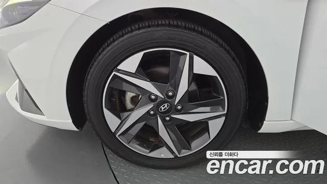 Hyundai Avante CN7 — Фото автомобиля 4