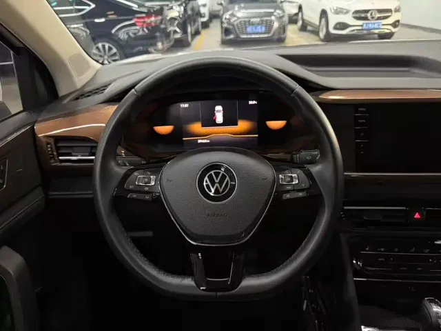 Volkswagen Tharu — Фото автомобиля 10
