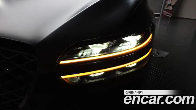 Genesis GV70 3.5T Бензин AWD — Фото автомобиля 18