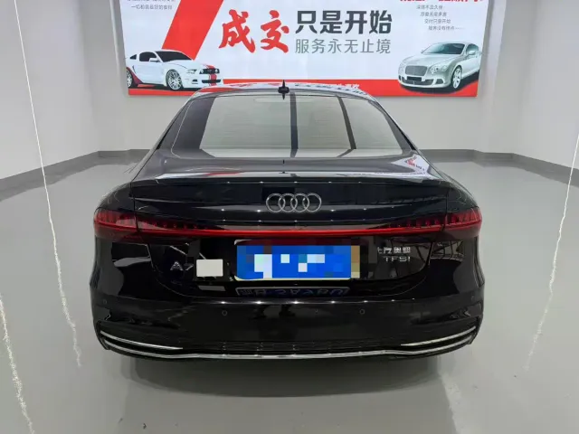 Audi A7L — Фото автомобиля 17
