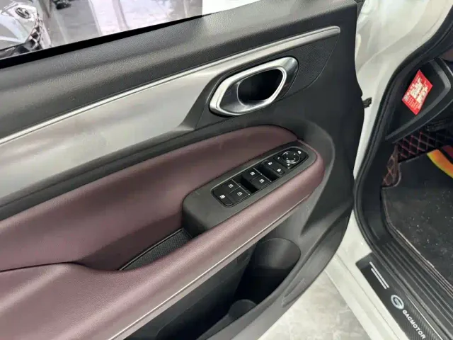 GAC Trumpchi M6 — Фото автомобиля 10