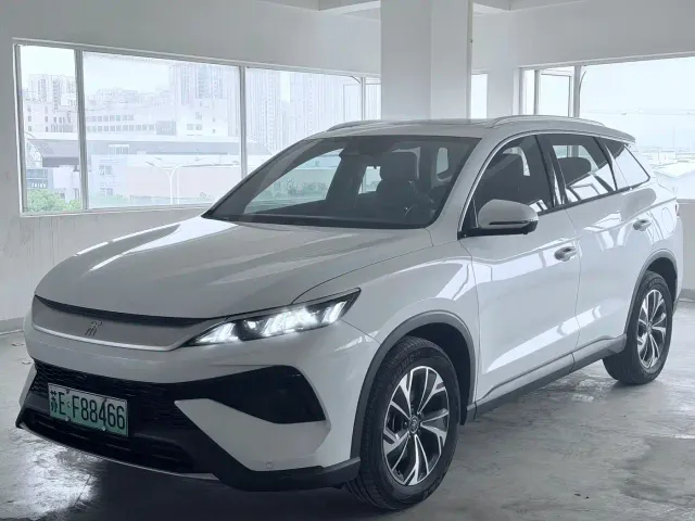 BYD Song Pro — Фото автомобиля 2