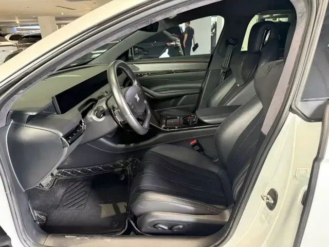 IM Motors L7 — Фото автомобиля 4