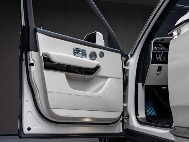 Rolls-Royce Cullinan — Фото автомобиля 2