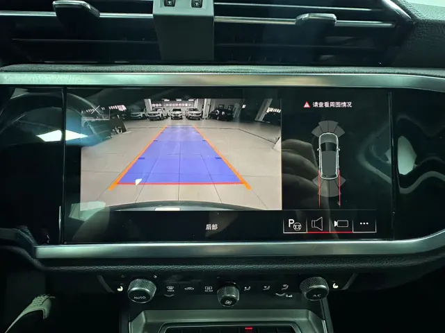 Audi Q3 — Фото автомобиля 4