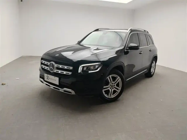 Фотография автомобиля — Mercedes-Benz GLB-Class