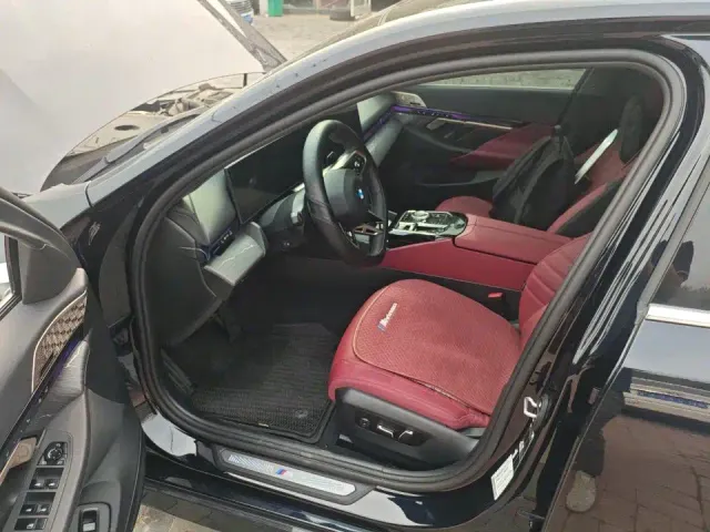 BMW 5 Series — Фото автомобиля 2