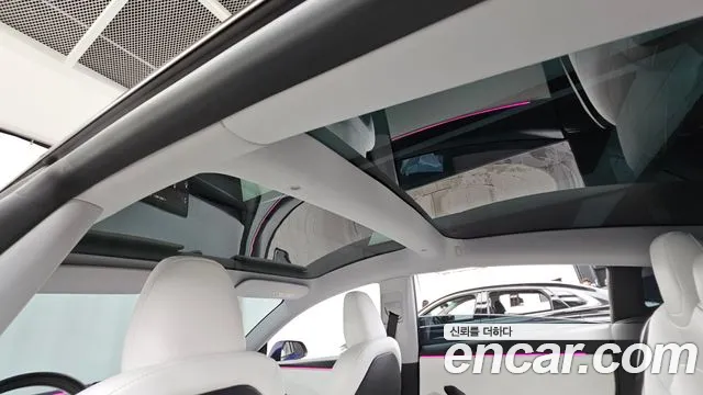 Tesla Model 3 — Фото автомобиля 17