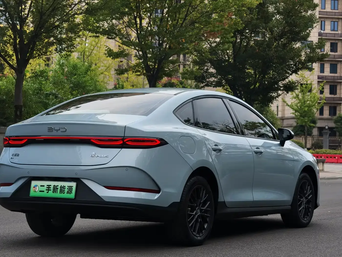 BYD Qin PLUS 2025 EV Smart Drive Edition 510KM Leading Type — Фото автомобиля 6