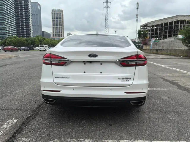 Ford Mondeo — Фото автомобиля 5