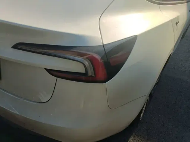 Tesla Model 3 — Фото автомобиля 7