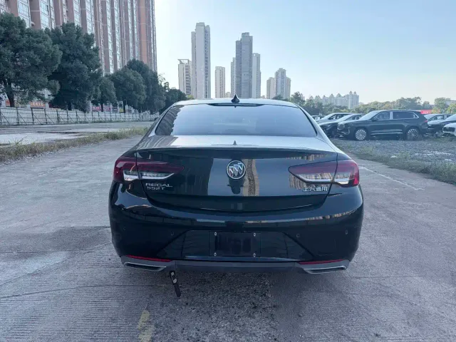Buick Regal — Фото автомобиля 5