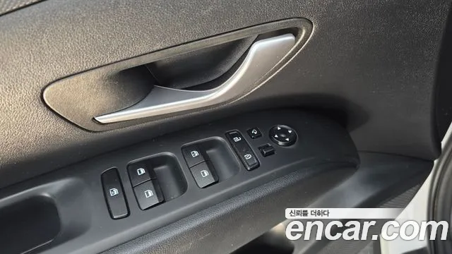 Hyundai Tucson Tucson (NX4) Бензин 1.6 турбо 2WD — Фото автомобиля 19
