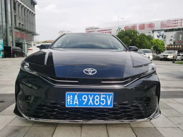 Toyota Camry — Фото автомобиля 3