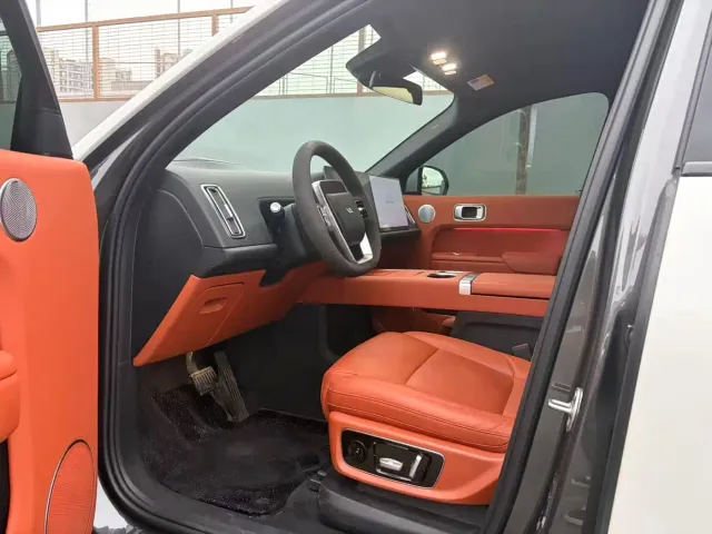 Li Auto L9 — Фото автомобиля 7