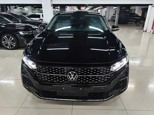 Volkswagen Passat — Фото автомобиля 2