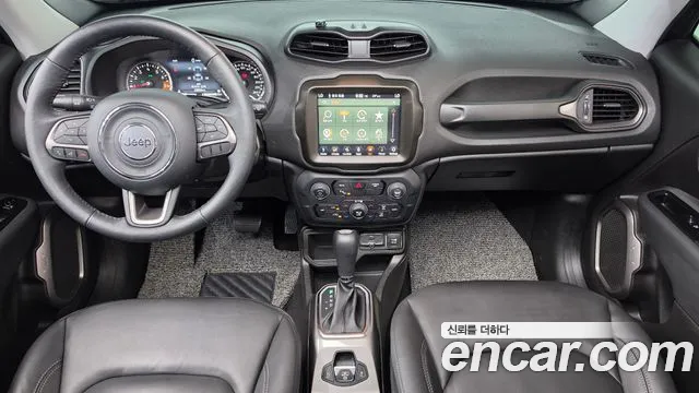 Jeep Renegade — Фото автомобиля 10
