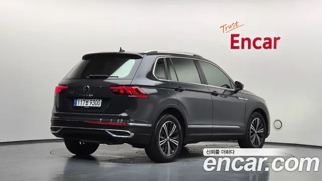 Volkswagen Tiguan Tiguan 2 поколение 2.0 TDI Premium — Фото автомобиля 2