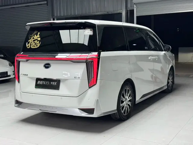 GAC Trumpchi E9 — Фото автомобиля 15