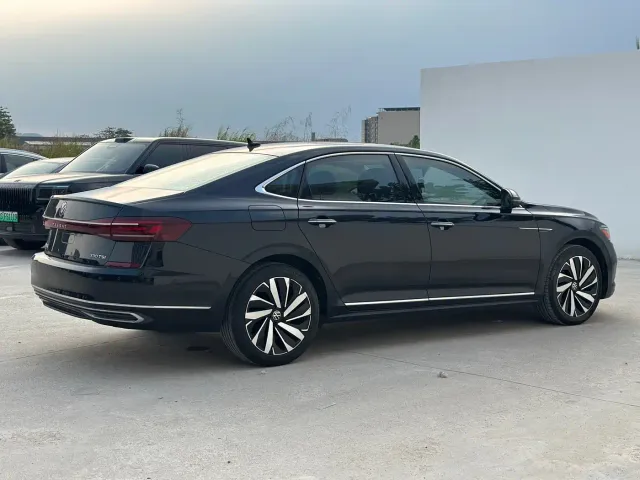 Volkswagen Passat — Фото автомобиля 18