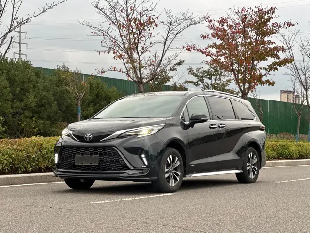 Фотография автомобиля — Toyota Granvia