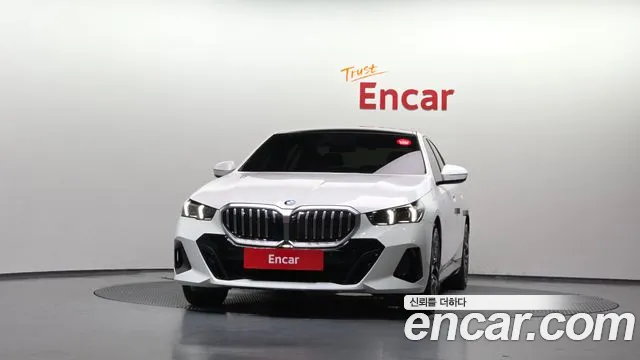 BMW 5-Series — Фото автомобиля 3
