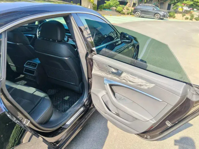 Audi A7L — Фото автомобиля 11