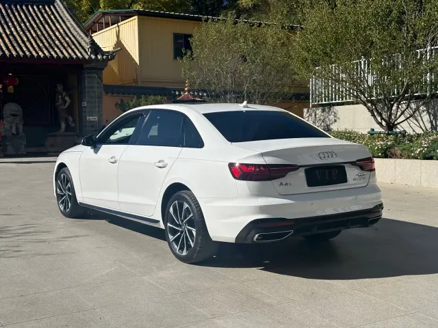 Audi A4L — Фото автомобиля 15