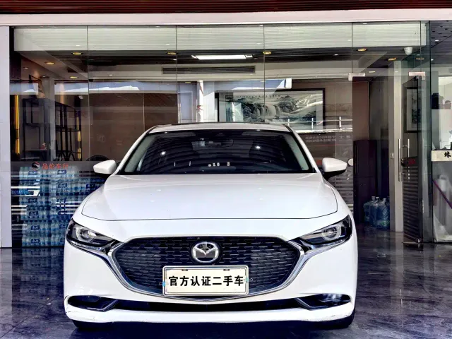 Mazda Axela — Фото автомобиля 2