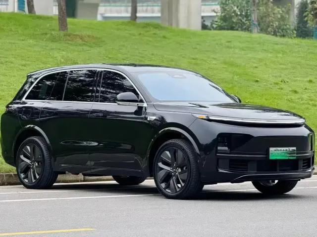Li Auto L8 — Фото автомобиля 3