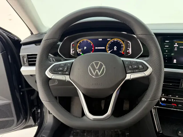 Volkswagen Passat — Фото автомобиля 8