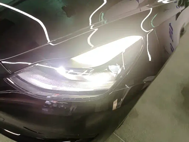 Tesla Model 3 — Фото автомобиля 23