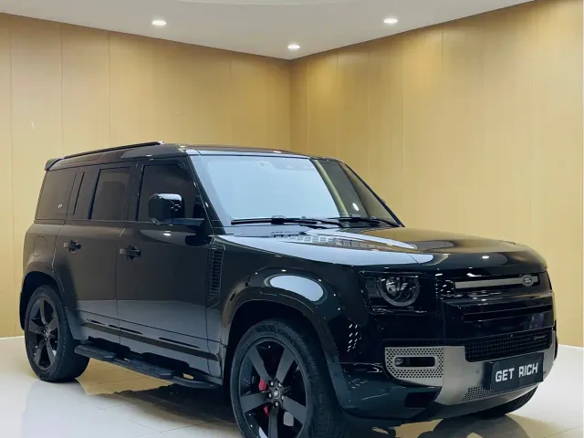 Land Rover Defender — Фото автомобиля 3