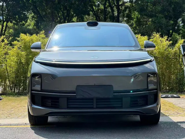 Li Auto L9 — Фото автомобиля 2