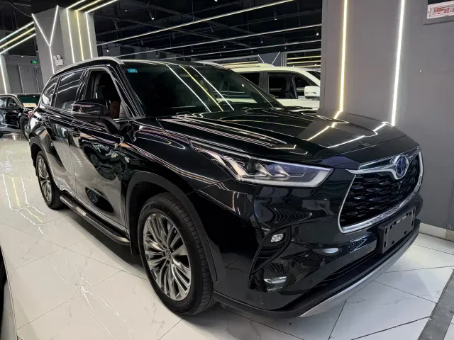 Toyota Highlander — Фото автомобиля 3