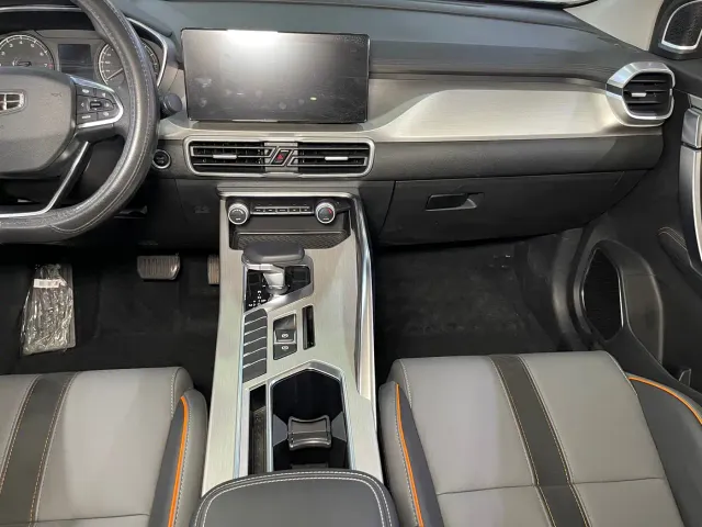 Geely Binyue — Фото автомобиля 9