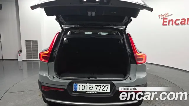Вольво XC40 B4 Ultra Bright — Фото автомобиля 21
