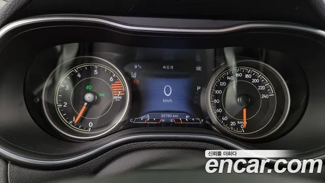 Jeep Cherokee — Фото автомобиля 8