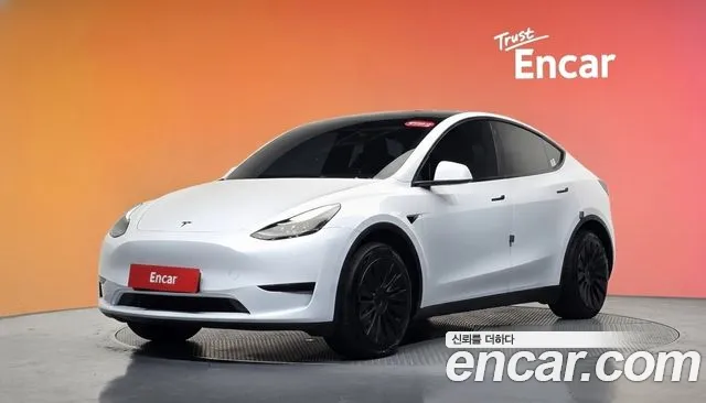 Фотография автомобиля — Tesla Model Y