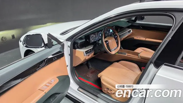Hyundai Grandeur Grandeur (GN7) 2.5 Бензин 2WD — Фото автомобиля 9