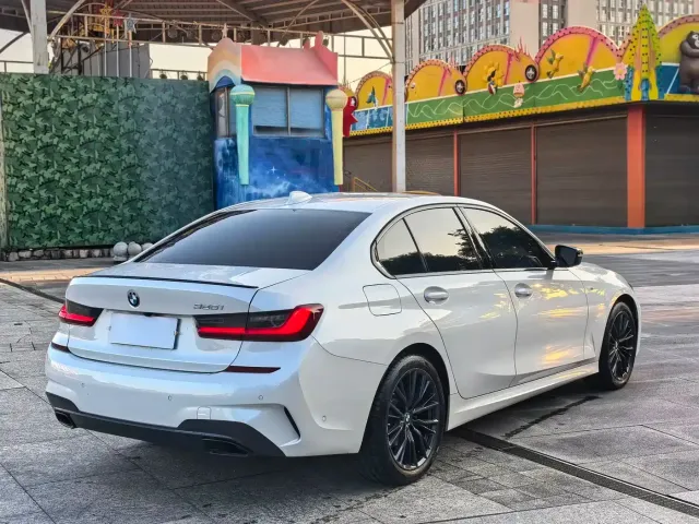 BMW BMW 3 Series 2022 325i M Sport Shadow Edition — Фото автомобиля 4