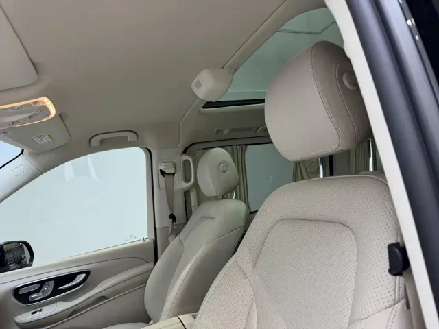 Mercedes-Benz V-Class — Фото автомобиля 20