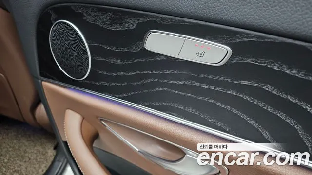 Mercedes-Benz E-Class — Фото автомобиля 18