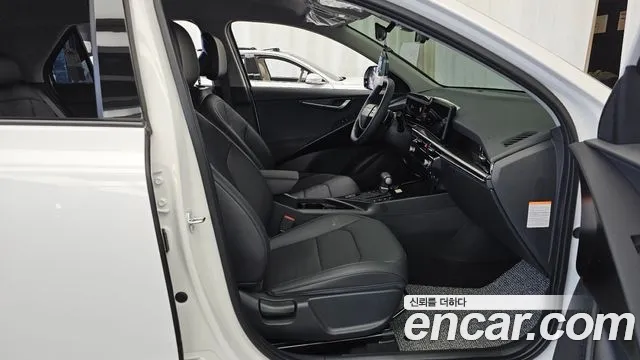 Kia Niro Generation 2 — Фото автомобиля 11