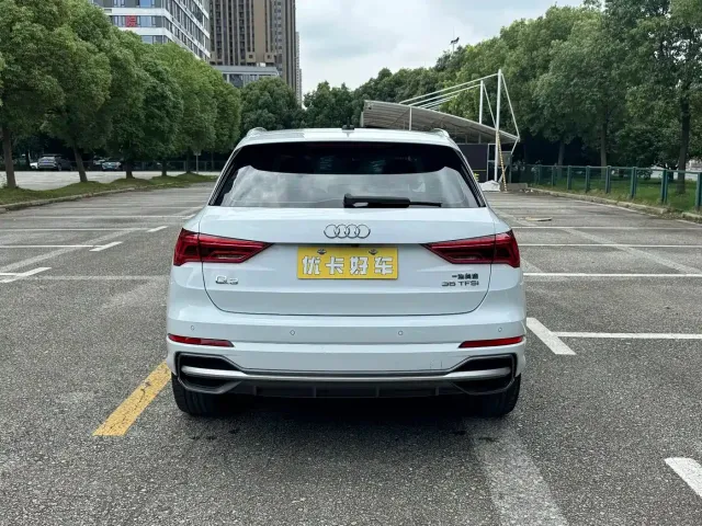 Audi Q3 — Фото автомобиля 4