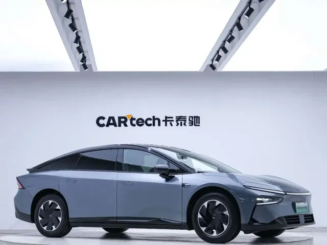 Xpeng P7+ — Фото автомобиля 3