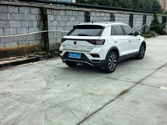 Volkswagen T-Roc — Фото автомобиля 10