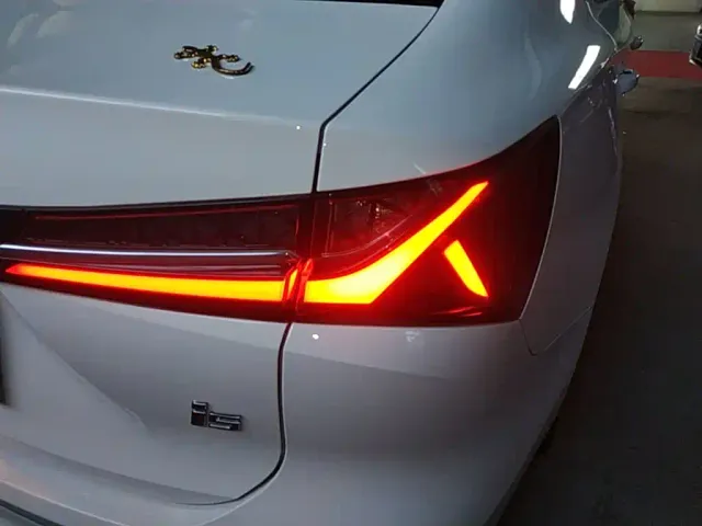 Roewe i5 — Фото автомобиля 7